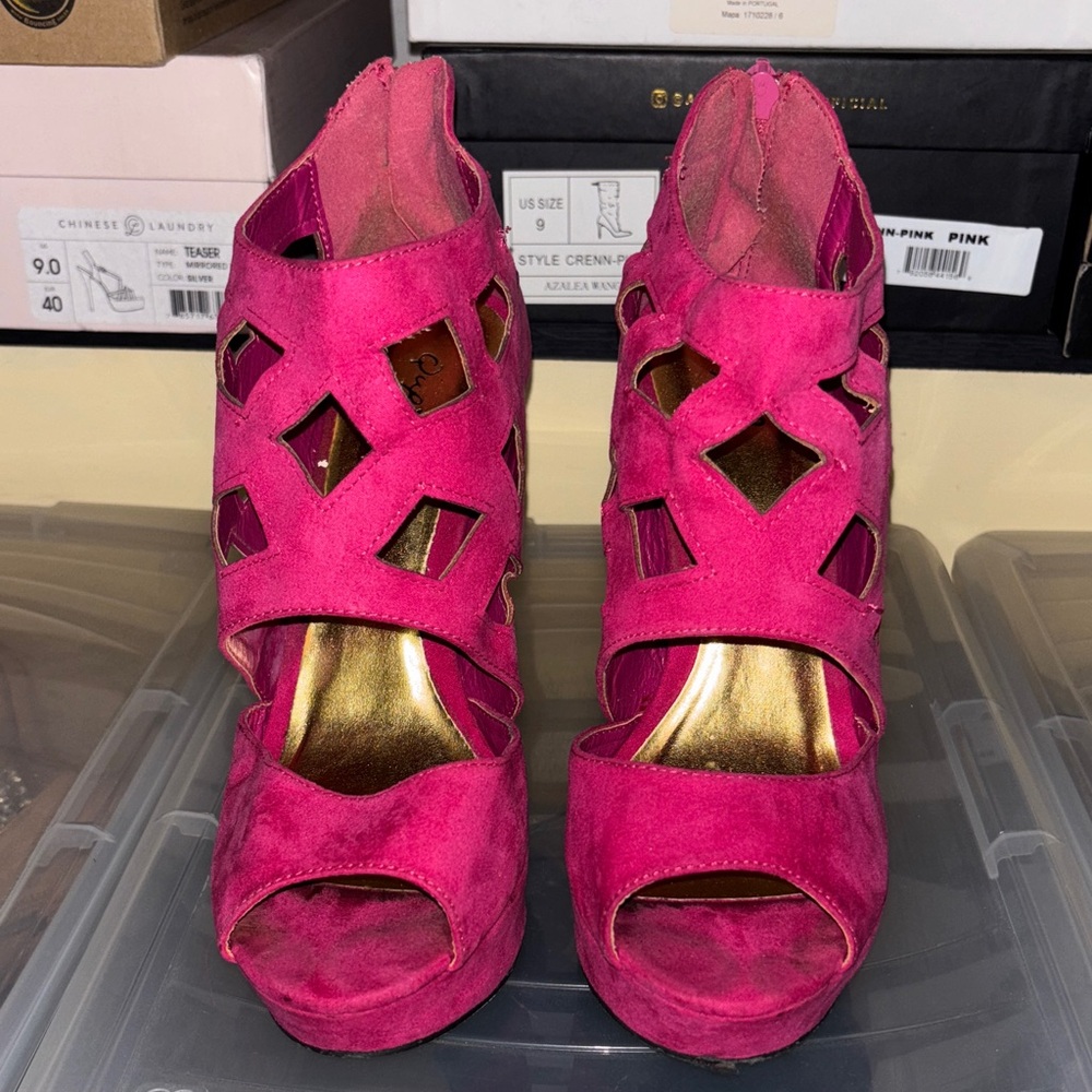 Pink Cutout Heels with Gold Accents - Picture 3 of 7